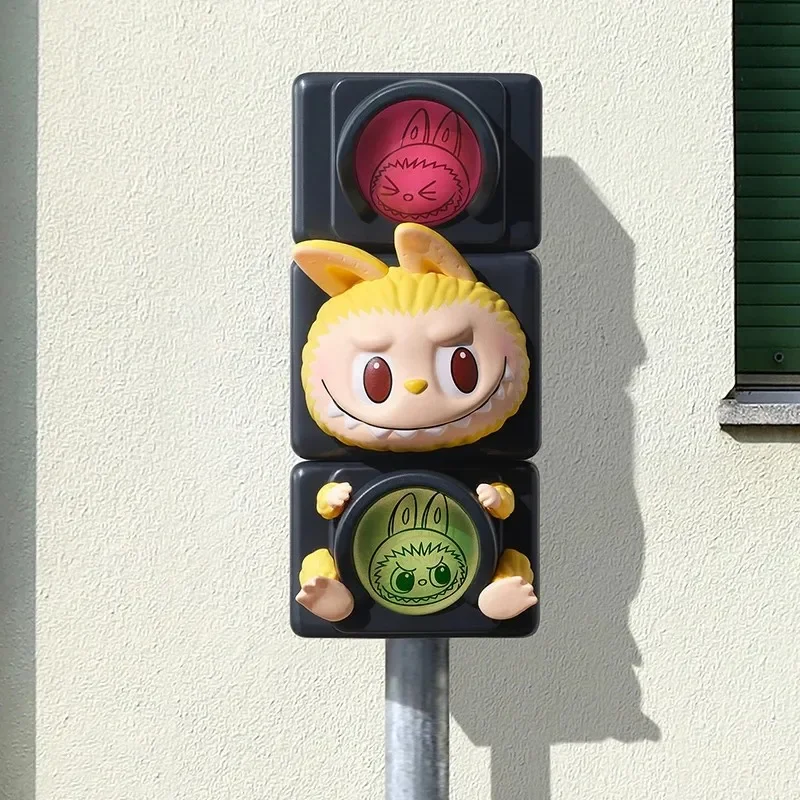 Anime Cosplay Rental - POP MART DE MONSTERS Bijna Verborgen